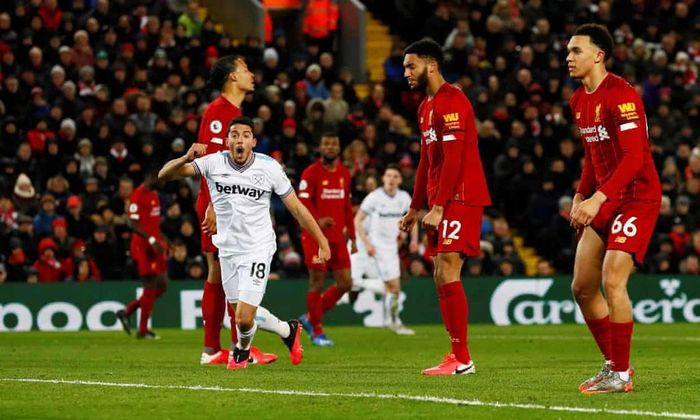 Sang hiệp 2, West Ham bất ngờ vươn lên dẫn trước ở phút 54. Sau đường căng ngang của Declan Rice, cầu thủ vào sân thay người là Pablo Fornals dứt điểm một chạm để nâng tỷ số lên 2-1. 