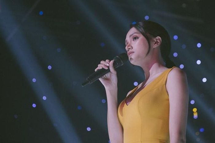 Diễn xuất của Hương Giang trong "Sắc đẹp dối trá" chưa thuyết phục được khán giả. (Ảnh: Đoàn làm phim)