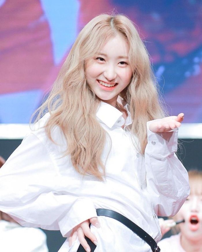 Mới đây nhất, fancam của Chaeyeon trong buổi trình diễn trên Inkigayo trở thành đề tài bàn tán của cư dân mạng. Gần cuối màn trình diễn, tai nghe của Chaeyeon bị rơi ra. Nữ thần tượng nhanh chóng đeo lại bằng một tay trong khi tay còn lại vẫn thể hiện vũ đạo không lệch một nhịp. Cô được khán giả khen ngợi là chuyên nghiệp, xứng danh main dancer của nhóm. Fancam nhanh chóng thu về hơn 450.000 lượt xem sau một ngày phát hành, cao gấp 10 lần so với nữ thần tượng được mệnh danh là "center quốc dân thế hệ mới" Wonyoung.