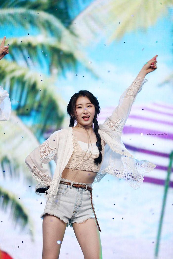 Scandal gian lận phiếu bầu từng khiến mọi hoạt động âm nhạc của IZ*ONE gặp khó khăn, lịch comeback bị hủy, quảng cáo bị cắt hợp đồng... Khán giả mong chờ với fancam gây sốt này, Chaeyeon sẽ lấy lại danh tiếng, phong độ, tiếp tục khẳng định sức thu hút của mình.