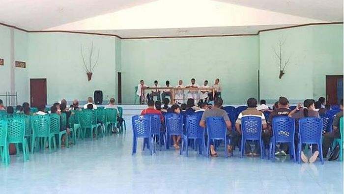  Quang cảnh buổi họp giữa nhà trường và phụ huynh. Ảnh: Inakoran. 