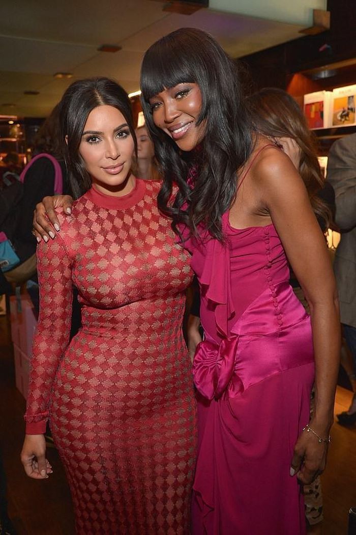 Người đẹp siêu vòng ba cũng rất thân thiết với đàn chị Naomi Campbell.