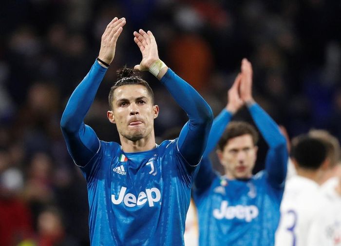 Thế trận bế tắc của Juventus khiến họ không thể ghi bàn khi làm khách trên sân Lyon. Ngược lại, đội chủ nhà đã tận dụng tốt những cơ hội ít ỏi và có bàn thắng duy nhất do công của tiền vệ Lucas Tousart. Kết quả này khiến Ronaldo và đồng đội gặp nhiều khó khăn nếu muốn đảo ngược tình thế ở lượt về.
