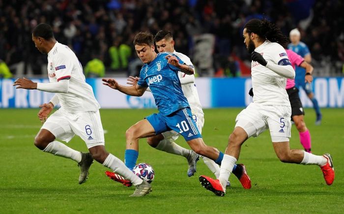 Người chơi tốt nhất trên hàng công Juventus lại là Paulo Dybala. Cầu thủ người Argentina hoạt động năng nổ, nhiều lần làm khó hàng thủ đối phương và có một pha ghi bàn không được công nhận do việt vị.