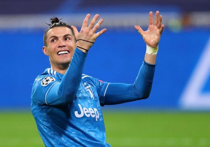 Màn trình diễn của Ronaldo trước Lyon là mờ nhạt. Anh tung ra 4 cú sút và đều không mấy nguy hiểm. Ronaldo chỉ có 1 pha đi bóng thành công, để mất bóng 3 lần. Whoscored chấm CR7 điểm 6, thấp nhất trong 11 cầu thủ đá chính của Juventus.
