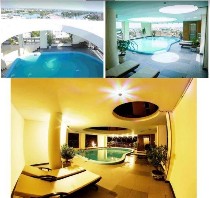  Rooftop Swimming Pool