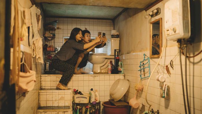  Điều gì sẽ xảy ra trong căn nhà mà bệ xí cao hơn chỗ sinh hoạt...