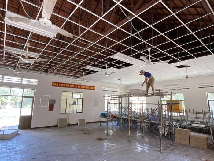 Thợ đang tích cực làm một khu của BV dã chiến