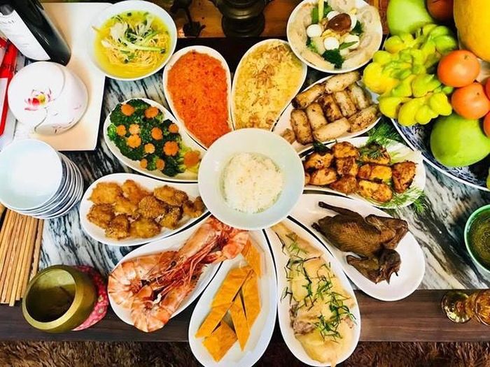 Một trong những bữa ăn do Diệu Hương chuẩn bị cho gia đình
