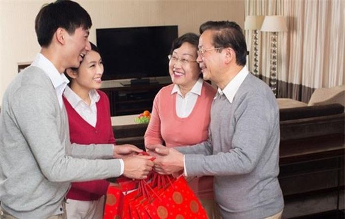 Mẹ tôi đã nấu canh trứng cho bố tôi nhiều năm.