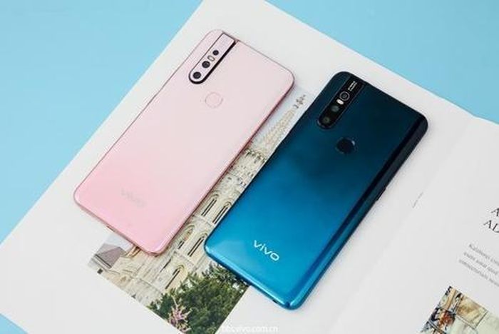 Vivo V19 sẽ có 2 tùy chọn màu gradient bắt mắt là xanh và hồng