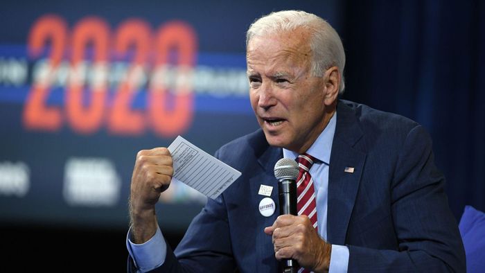 Cựu phó tổng thống Mỹ Joe Biden đã giành thắng lợi áp đảo tại cuộc bầu cử sơ bộ bang South Carolina ngày 29/2. Với khoảng 96% số phiếu được kiểm, ông Biden hiện đã giành được 48,6% phiếu ủng hộ.