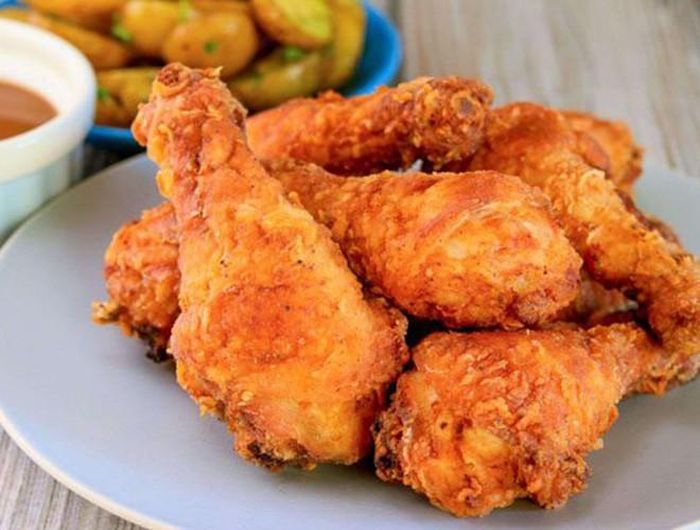  Chính vì thế, để đảm bảo con trẻ luôn có sức khỏe tốt, cha mẹ nên cắt giảm và hạn chế tối đa cho trẻ ăn những món ăn trên đây 