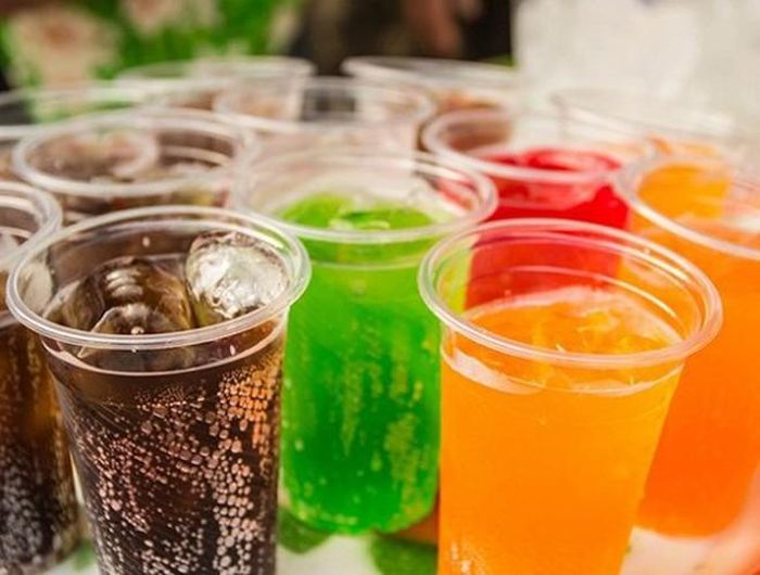  Các loại nước giải khát có ga mang nhiều hương vị hấp dẫn, vừa giúp trẻ giải khát, vừa dễ uống giúp tiêu hóa thức ăn hiệu quả 