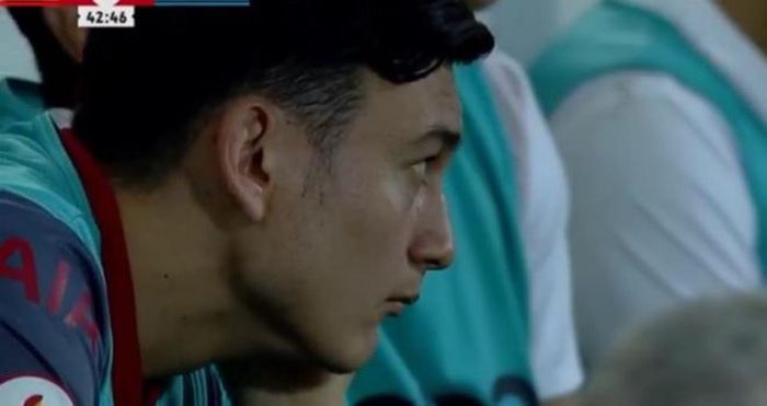 Văn Lâm trên ghế dự bị trận Muangthong United gặp Chonburi.Ảnh chụp màn hình