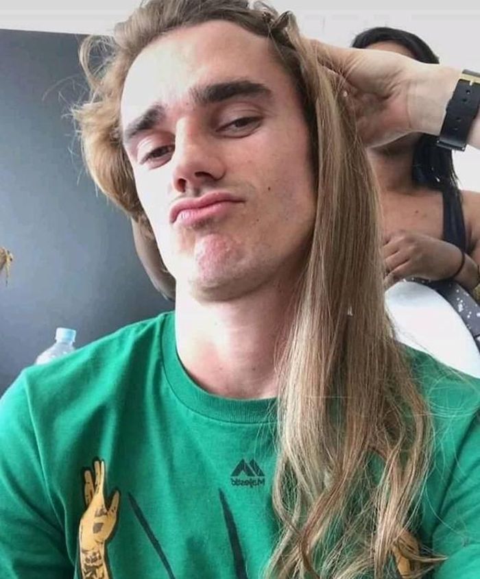 Griezmann bị chê quả điệu đà. Tiền đạo người Pháp không thể nổ súng bởi nhiều pha ham trình diễn kỹ thuật cá nhân...