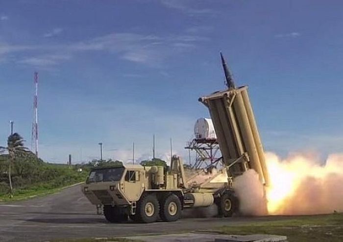 Ankara đáp trả bằng cách bắn rơi 2 máy bay chiến đấu của quân đội Syria. Sau đó, Damascus tuyên bố đóng cửa không phận ở Idlib và mọi máy bay lạ bay qua khu vực đều là mục tiêu của phòng không nước này. 