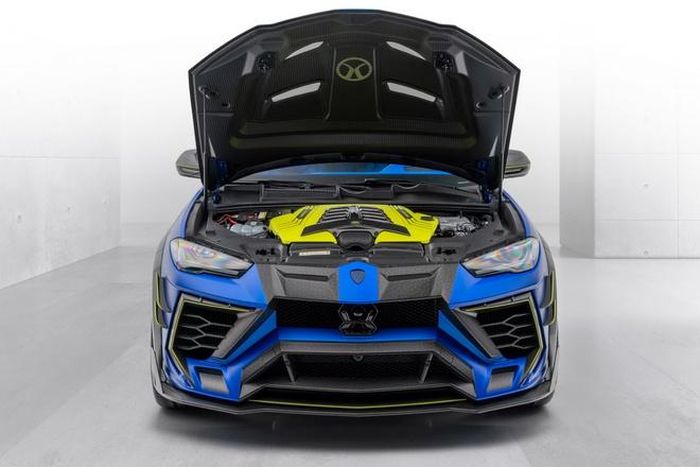  Lamborghini Urus nguyên bản sử dụng động cơ tăng áp kép V8 4.0L, công suất 641 mã lực, mô-men xoắn 850 Nm. SUV tăng tốc 0-100 km/h trong 3,6 giây trước khi đạt vận tốc tối đa 305 km/h. 