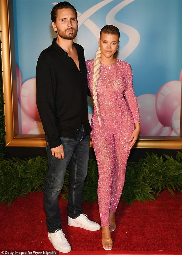 Bố Sofia Richie từng bày tỏ không thích việc con gái yêu một "tay chơi" như Scott Disick.
