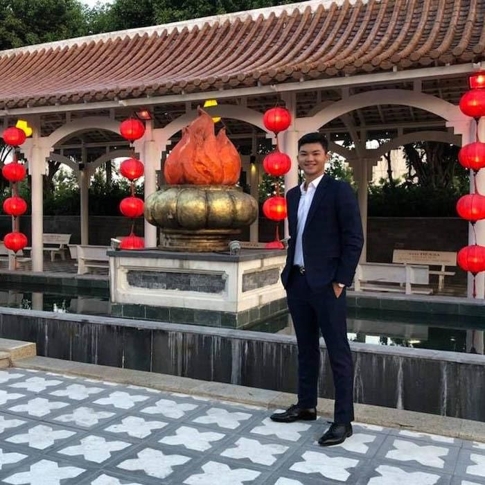 Hồng Phúc chụp hình ở Úc.