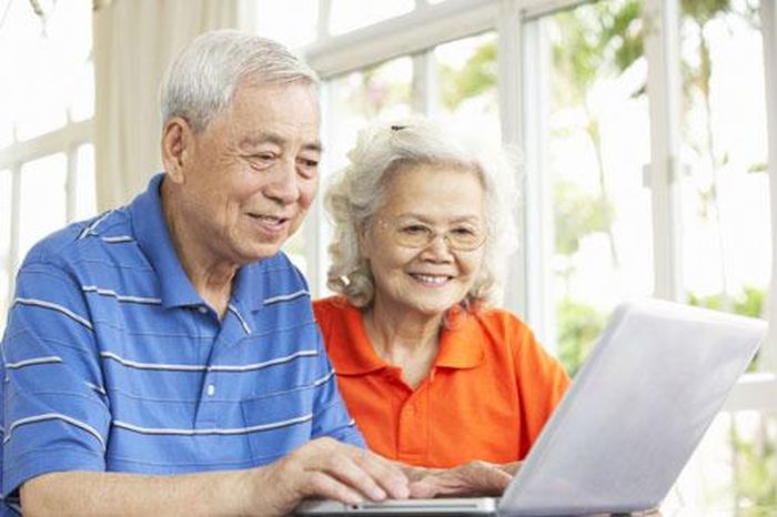 Chúng tôi chỉ mong bố mẹ cùng hưởng thụ tuổi già vui vẻ. Ảnh minh họa.