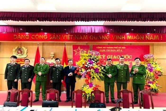 Quận ủy, HĐND, UBND quận Đống Đa chúc mừng hội nghị