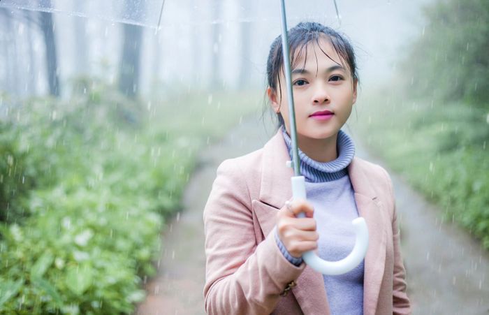 Lữ Hồng - nhà thơ, cô giáo trẻ ở một xã vùng sâu thuộc huyện Chư Prông, Gia Lai