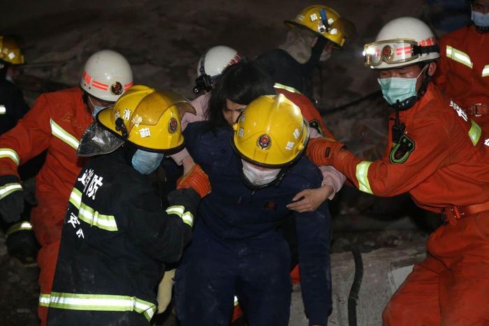 Nỗ lực cứu hộ đang được gấp rút tiến hành - Ảnh:China Daily