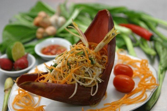 Hoa chuối là món ăn ngon, cũng là rất tốt cho phụ nữ.
