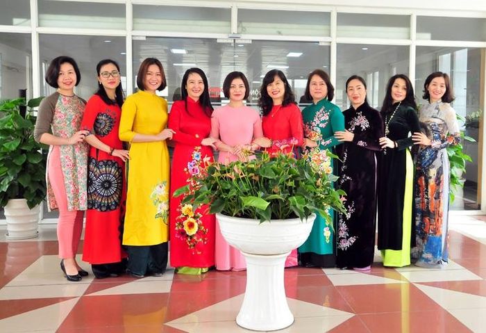 Áo dài ngày càng được nhiều phụ nữ Việt Nam lựa chọn