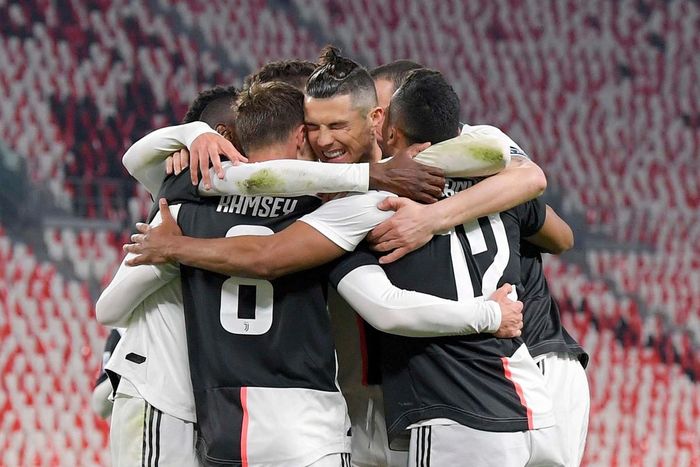 Ronaldo cùng Juventus chiến thắng ở trận 1.000 trong sự nghiệp