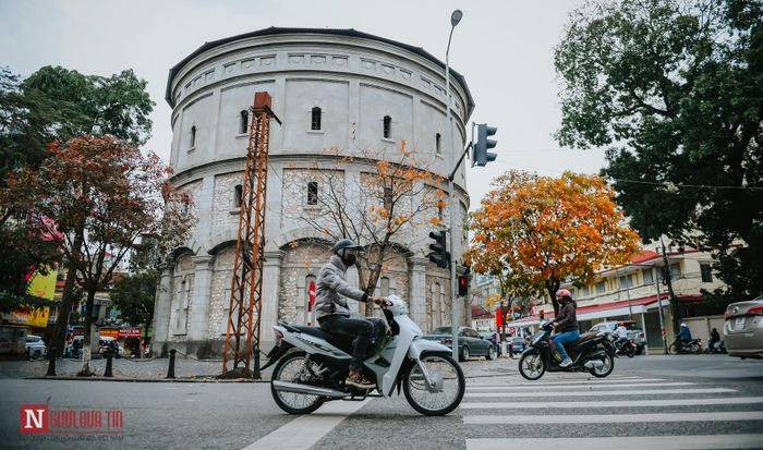 Khung cảnh yên bình tại Bốt Hàng Đậu, nơi đã trở nên quen thuộc của các nhiếp ảnh gia đến sáng tác.