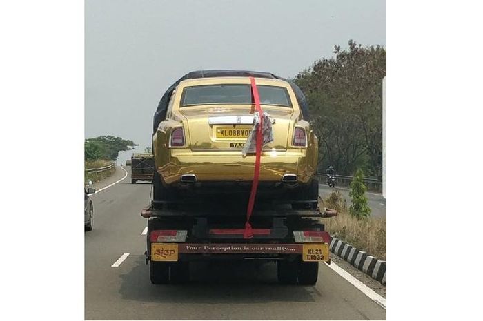  Khách du lịch sẽ có thể tận hưởng chiếc ‘taxi’ Rolls-Royce trong 3 ngày và có 2 đêm nghỉ dưỡng với mức giá khoảng 345 USD (8 triệu đồng).