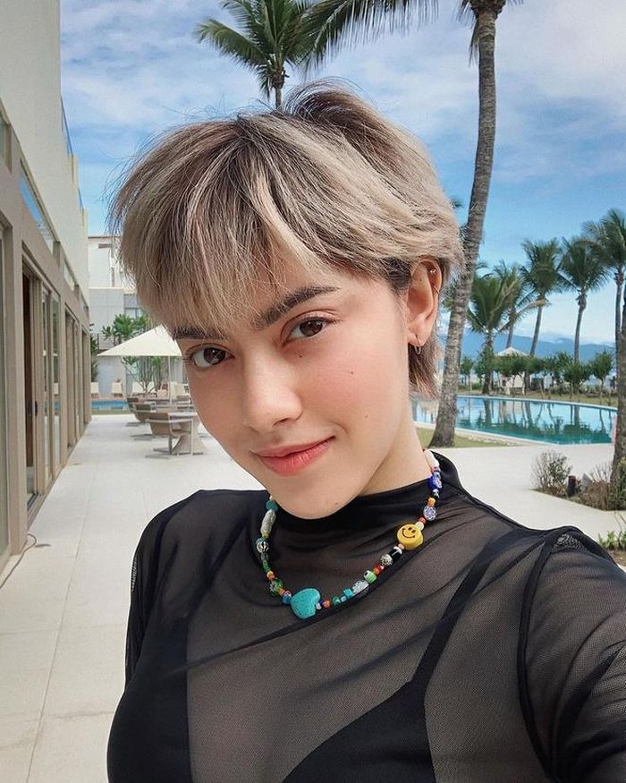 "Hãy tin tưởng chính mình. Bạn đã sống sót và mọi chuyện sẽ ổn dù bất cứ điều gì sắp xảy ra. Chúc mọi người một ngày tốt lành", Chanya McClory viết.