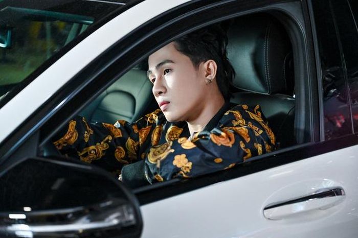 Hình ảnh Jack trong MV Là một thằng con trai