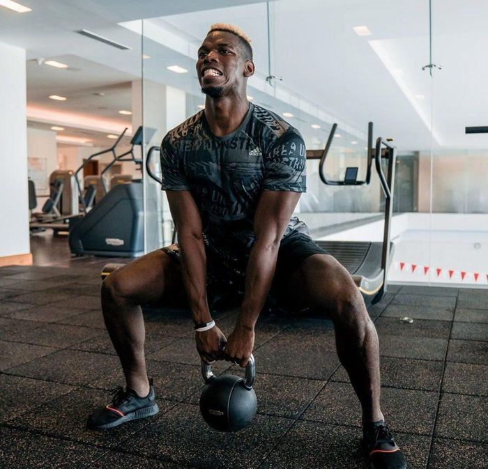Pogba tích cực tập luyện chờ ngày tái xuất
