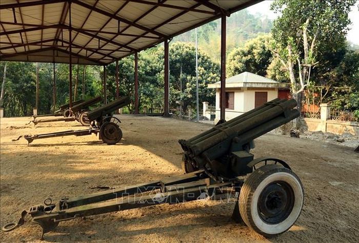 Những khẩu pháo H6 của Tiểu đoàn 224 bắn những loạt đạn đầu tiên trong trận tập kích hỏa lực pháo binh vào Phân khu Trung tâm. Ảnh: Phan Tuấn Anh/TTXVN