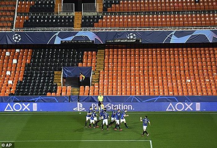 Valencia đấu Atalanta trên sân không có khán giả.