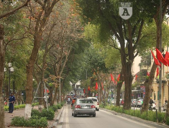 Một đoạn đường ven Bờ Hồ