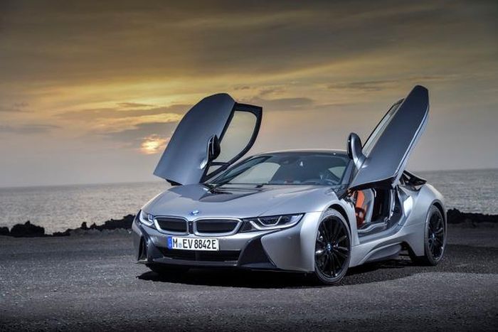 BMW i8 có tuổi đời 8 năm.