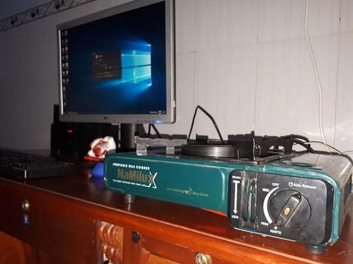 Mới đây, cộng đồng mê game được dịp mãn nhãn với bộ case PC tự chế từ vỏ bếp ga mini vô cùng ấn tượng. Đây là ý tưởng của một game thủ Việt, sau khi được đăng tải trên mạng xã hội thu hút hàng nghìn lượt like cùng hàng trăm bình luận tỏ ý thích thú.