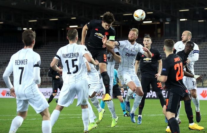 Maguire suýt ghi bàn từ tình huống phạt góc