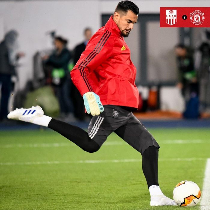 Romero sẽ bắt chính trong khung gỗ MU