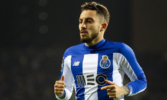 Alex Telles là mục tiêu của Chelsea