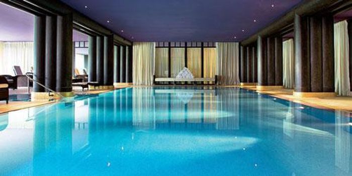 1. La Reserve Geneva, Thụy Sĩ: Dịch vụ đắt đỏ bậc nhất tại spa này là liệu trình chuyên sâu dành cho người già kéo dài 2 tuần có giá 9.552 USD.