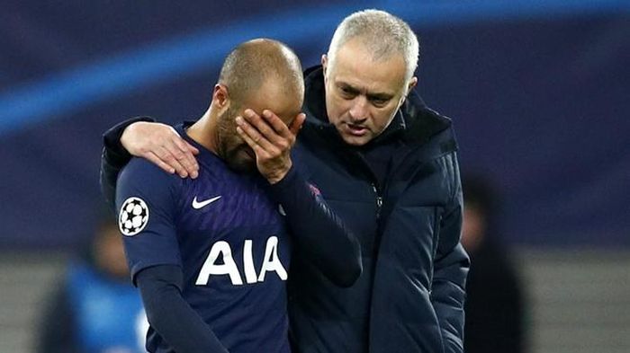 Mourinho đang gây thất vọng với đội hình chắp vá của Tottenham. Ảnh: Getty.