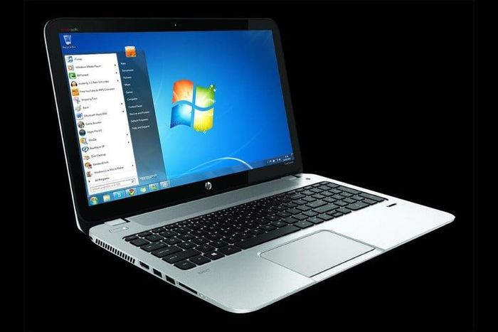  Windows 7 bị khai tử được xem là yếu tố thúc đẩy thị trường PC năm 2020. Ảnh: Digital Trends. 