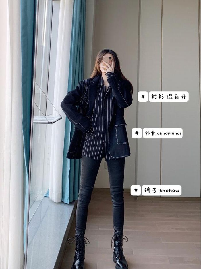 Áo sơ mi + quần skinny jeans + boots cao cổ + blazer là combo chuẩn đẹp trong mọi hoàn cảnh lại không bao giờ lỗi mốt.