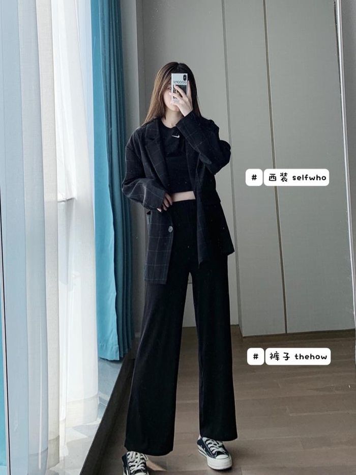 Quần ống rộng cạp cao mix cùng áo crop top và blazer sẽ giúp hack dáng tối đa, khiến vóc dáng trông cao ráo hơn đáng kể.