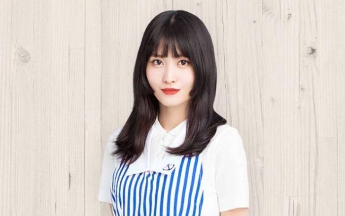 Trước khi gia nhập JYP Entertainment, Momo từng cùng chị gái và bạn bè tranh tài ở chương trình thử giọng Superstar K3 tổ chức tại Nhật Bản. Tuy nhiên, cô không thể vượt qua vòng thi thứ 3 của chương trình và bị loại. Một video từng ghi lại cảnh Momo và các đồng đội đã khóc nức nở khi biết tin buồn.